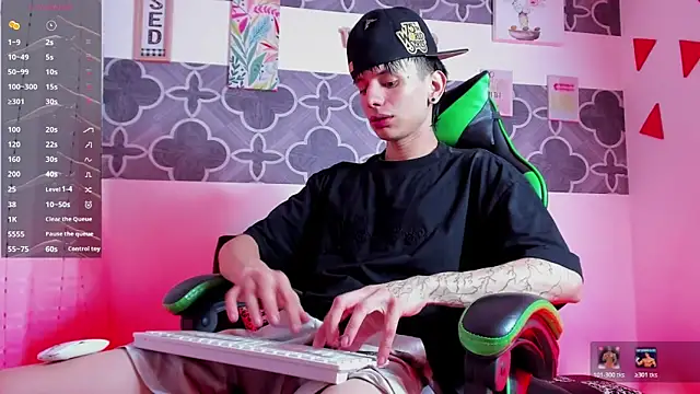 Skinny batman online show from December 21, 8:31 pm