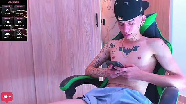 Skinny batman online show from October 29, 6:18 pm