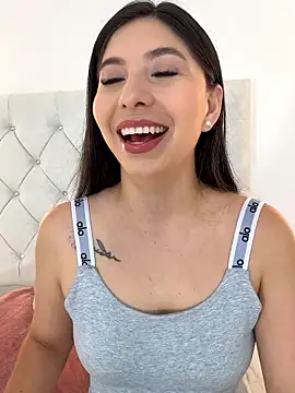 Ashley-Whitee online show from January 17, 4:21 pm