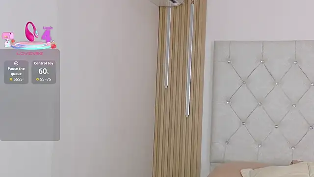 Ashley-Whitee online show from March 25, 8:30 pm