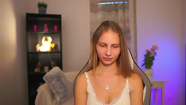 emmie murray online show from April 4, 1:50 pm