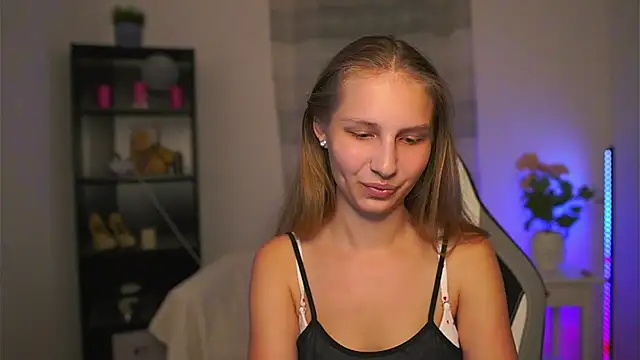 Snapshot of emmie_murray chatting on June 17, 7:02 pm emmie murray online show from June 17, 7:02 pm