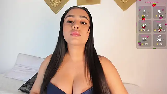 Snapshot of CharlottePetitte chatting on November 18, 8:23 pm CharlottePetitte online show from November 18, 8:23 pm