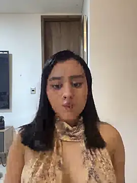 Snapshot of CharlottePetitte chatting on December 4, 1:15 am CharlottePetitte online show from December 4, 1:15 am