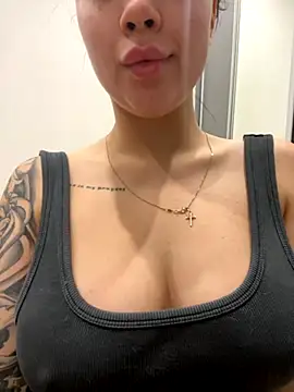 kiss Lissa online show from October 14, 3:45 pm