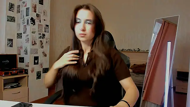 Snapshot of raviolly046 chatting on October 10, 1:01 pm raviolly046 online show from October 10, 1:01 pm
