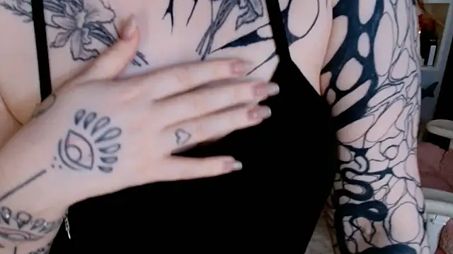 Snapshot of Ayla_Hicks chatting on May 2, 3:12 am Ayla Hicks online show from May 2, 3:12 am