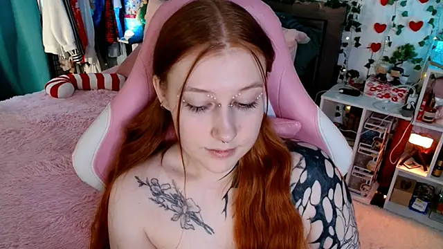 Ayla Hicks online show from April 10, 5:36 am