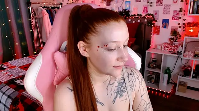 Snapshot of Ayla_Hicks chatting on November 30, 8:42 pm Ayla Hicks online show from November 30, 8:42 pm