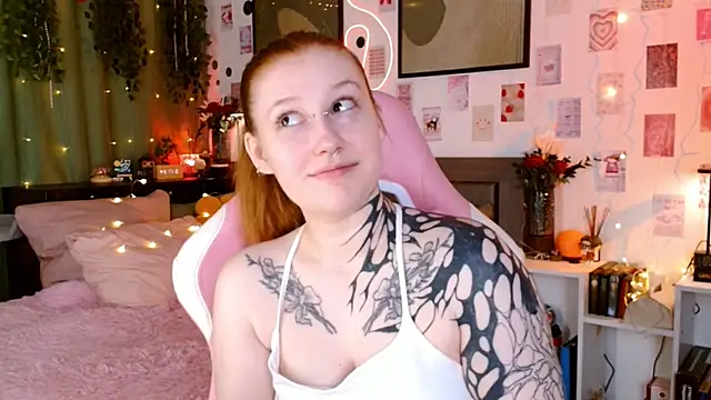 Snapshot of Ayla_Hicks chatting on July 10, 3:17 am Ayla Hicks online show from July 10, 3:17 am