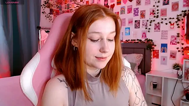 Snapshot of Ayla_Hicks chatting on November 8, 3:21 am Ayla Hicks online show from November 8, 3:21 am