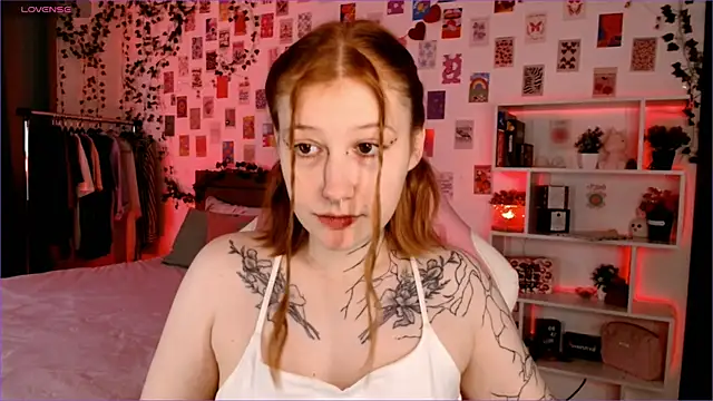 Snapshot of Ayla_Hicks chatting on October 1, 3:11 am Ayla Hicks online show from October 1, 3:11 am