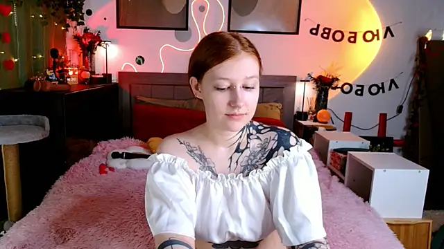 Snapshot of Ayla_Hicks chatting on June 30, 2:44 am Ayla Hicks online show from June 30, 2:44 am