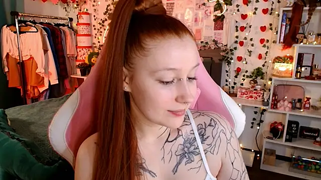 Ayla Hicks online show from January 13, 8:46 pm