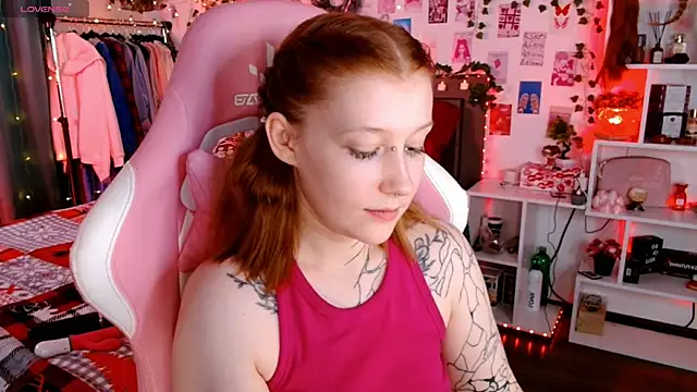 Snapshot of Ayla_Hicks chatting on November 26, 7:25 pm Ayla Hicks online show from November 26, 7:25 pm