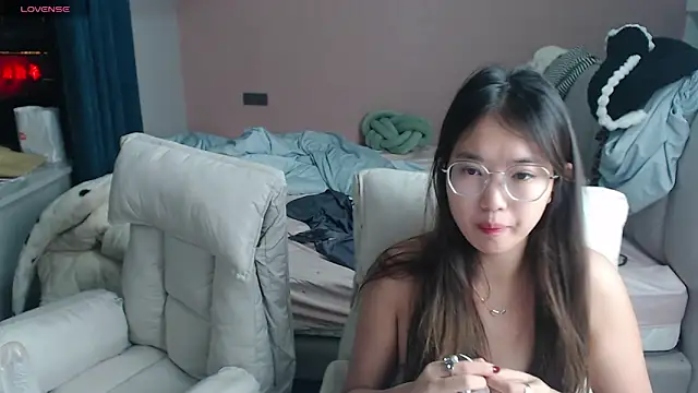 redrose520 online show from November 17, 12:31 pm