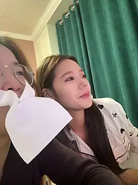 redrose520 online show from February 5, 12:23 pm