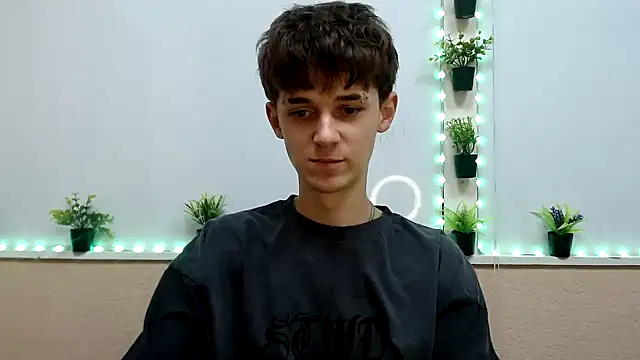 Snapshot of Hoot_Dude_ chatting on November 8, 3:37 pm Hoot Dude online show from November 8, 3:37 pm