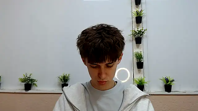 Snapshot of Hoot_Dude_ chatting on November 18, 2:42 pm Hoot Dude online show from November 18, 2:42 pm