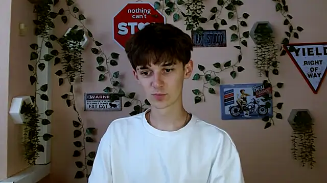 Snapshot of Hoot_Dude_ chatting on October 8, 1:23 pm Hoot Dude  online show from October 8, 1:23 pm