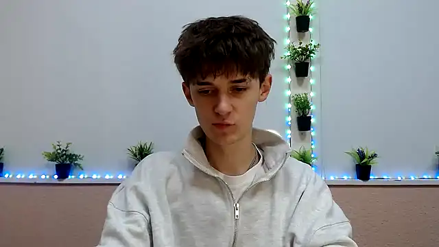 Snapshot of Hoot_Dude_ chatting on November 15, 3:38 pm Hoot Dude online show from November 15, 3:38 pm