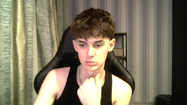 Snapshot of Hoot_Dude_ chatting on December 15, 3:18 pm Hoot Dude online show from December 15, 3:18 pm