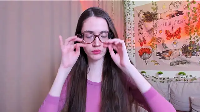 bellacatlovesmeat online show from February 18, 9:00 pm