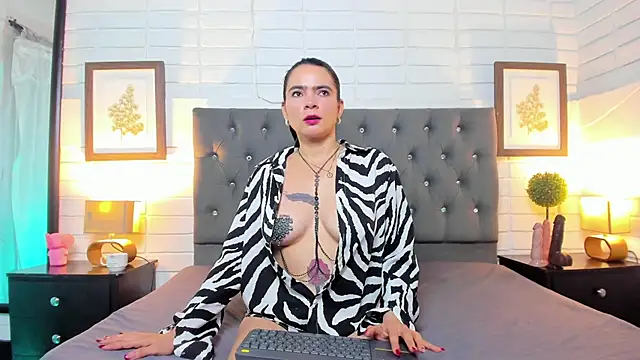 Samantha Fiire online show from October 6, 12:17 pm