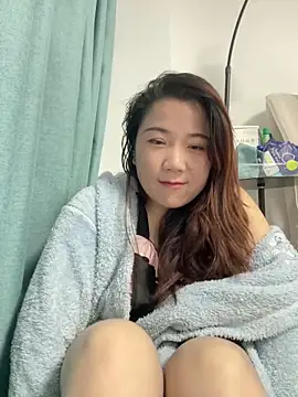 Snapshot of Momo-9988 chatting on November 22, 6:23 am Momo-9988 online show from November 22, 6:23 am