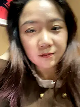 Snapshot of Momo-9988 chatting on October 23, 7:07 am Momo-9988 online show from October 23, 7:07 am