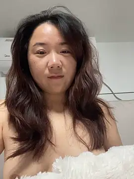 Snapshot of Momo-9988 chatting on November 4, 3:38 pm Momo-9988 online show from November 4, 3:38 pm