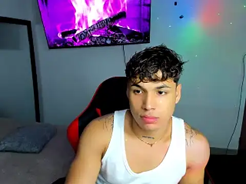 Snapshot of Adams_Collins chatting on September 26, 11:11 pm Adams Collins online show from September 26, 11:11 pm