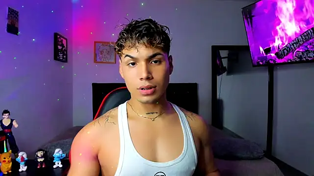 Snapshot of Adams_Collins chatting on September 28, 6:37 pm Adams Collins online show from September 28, 6:37 pm