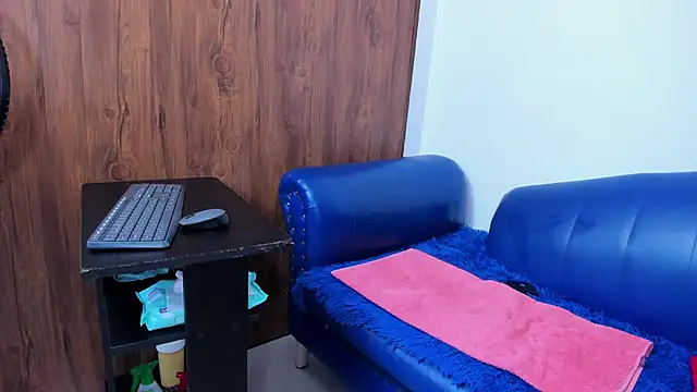 HotNana4U online show from April 8, 1:34 pm