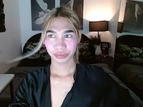 Snapshot of julietdelaveigne chatting on October 18, 4:09 pm julietdelaveigne online show from October 18, 4:09 pm