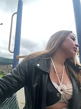 Snapshot of Violettt_hot chatting on November 9, 7:18 pm Violettt hot online show from November 9, 7:18 pm