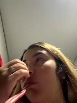 Snapshot of Violettt_hot chatting on October 23, 8:35 am Violettt hot online show from October 23, 8:35 am