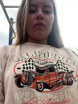 Snapshot of Violettt_hot chatting on October 31, 12:35 pm Violettt hot online show from October 31, 12:35 pm