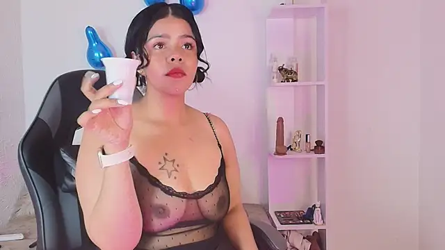 Snapshot of Evelyn_brown8 chatting on October 6, 2:29 pm Evelyn brown8 online show from October 6, 2:29 pm