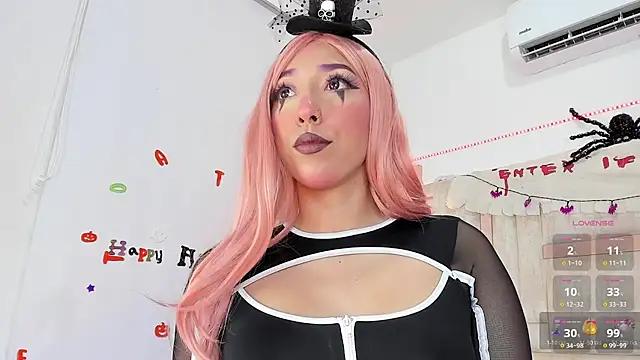 emily  walker online show from October 31, 9:54 pm