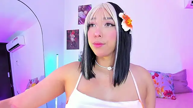 emily  walker online show from July 12, 1:39 am