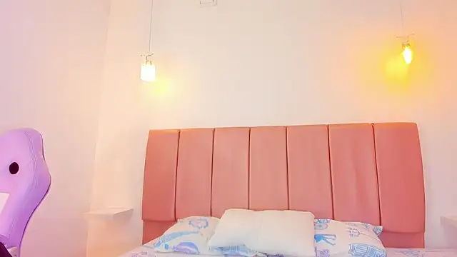 emily  walker online show from January 14, 4:05 am