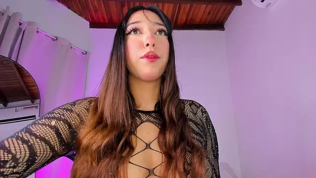 emily  walker online show from April 13, 2:59 am