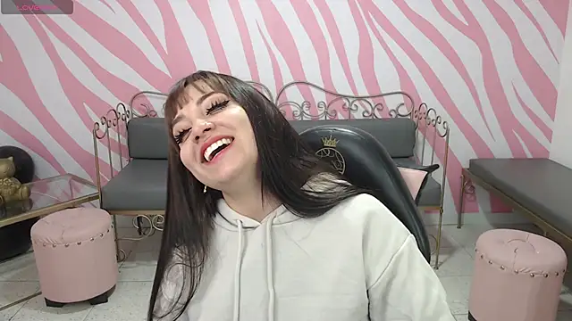 saabrina  online show from November 6, 1:04 pm