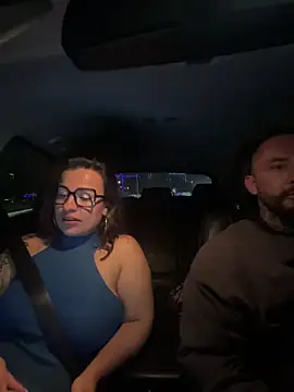 liz and thiago online show from December 22, 12:44 am