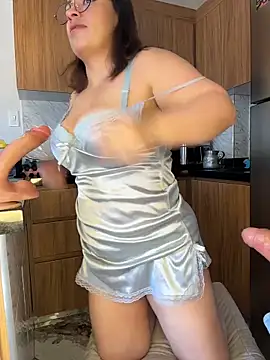 liz and thiago online show from February 27, 1:11 pm