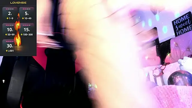 Nicolle Ferran online show from December 17, 6:57 pm