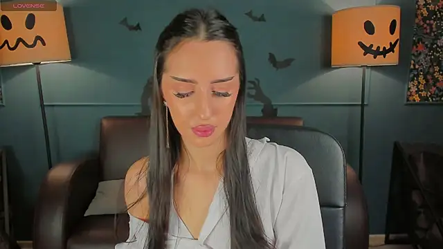 LisaFoxie online show from October 26, 10:15 am