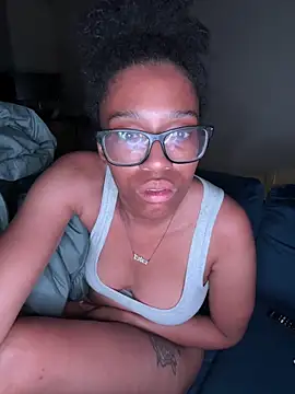 Snapshot of YeahhhitsBreezy chatting on September 30, 4:40 am YeahhhitsBreezy online show from September 30, 4:40 am
