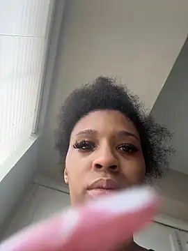 YeahhhitsBreezy online show from February 11, 9:58 pm